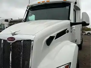 Salvage 2023 Peterbilt 579 - SV-1328