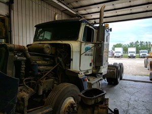 1994 Freightliner FLD120 Truck for Parts (Stock #5)) Part Image