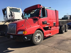Salvage 2002 Volvo VNL610 - SV-1222