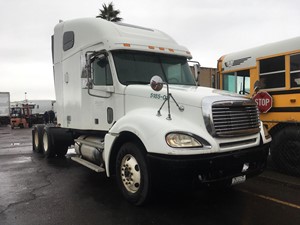 Salvage 2004 Freightliner COLUMBIA 120 - SV-1681 (Dup Entry See SV-1668)