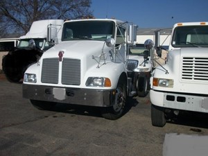 Complete 2004 Kenworth T300 - SV-1676