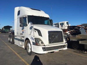 Salvage 2005 Volvo VNL - SV-1015