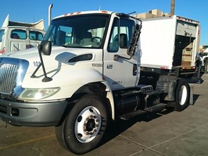 Salvage 2003 International 4400 - SV-939