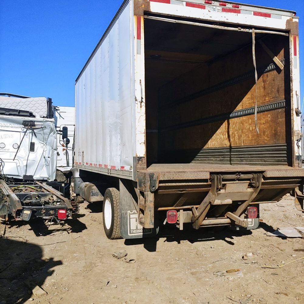 Salvage 1999 GMC T6500 Truck Delivery For Parts Calgary, Alberta