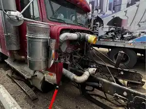 Salvage 2003 Freightliner FLD132 XL CLASSIC - ETP1946