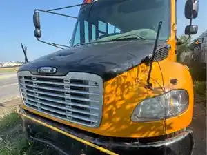 Salvage 2009 Freightliner B2 - ETP1801