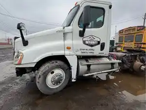 Salvage 2010 Freightliner Cascadia 125 - ETP1931