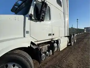 Salvage 2014 Volvo VNL - ETP1873