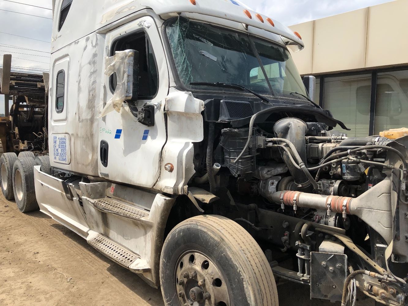 Salvage 2016 Freightliner Cascadia 125 Truck Tractor For Parts