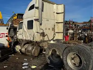 Salvage 2019 International LT625 - ETP1915