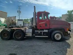 Salvage 1998 Mack CL713 - 11091
