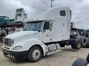 Salvage 2003 Freightliner Columbia 120 - 99922