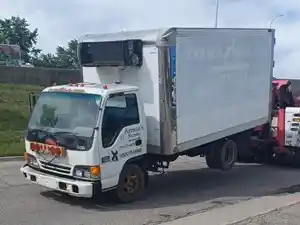 Salvage 2004 GMC W3500 - 99695 B