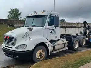 Salvage 2005 Freightliner Columbia 120 - 99487