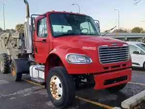 Salvage 2005 Freightliner M2 106 - 11035