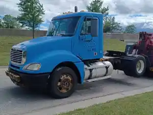 Salvage 2007 Freightliner Columbia 120 - 99276
