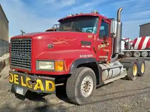 Salvage 2007 Mack CL713 - 11090