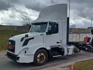 Salvage 2017 Volvo VNL - 99390