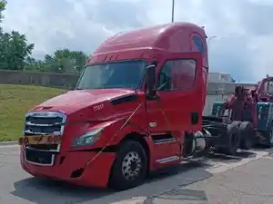 Salvage 2019 Freightliner Cascadia 126 - 99360