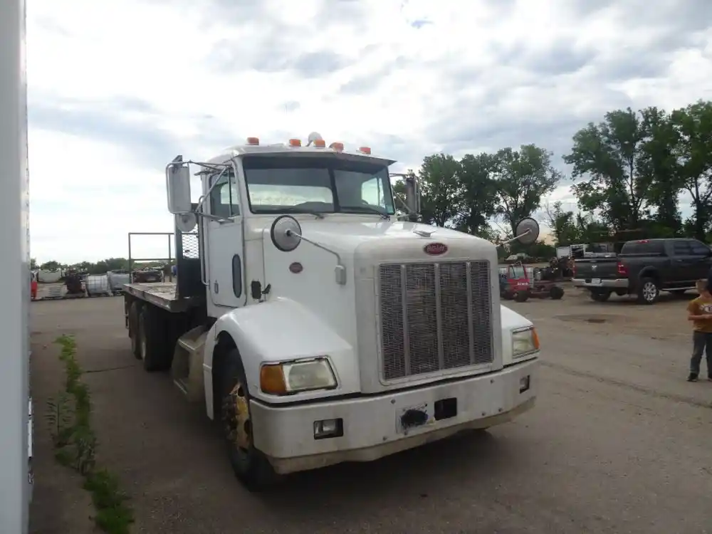 Peterbilt  385