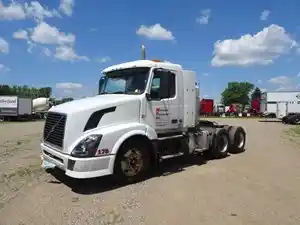 Complete 2011 Volvo VNL - 10711