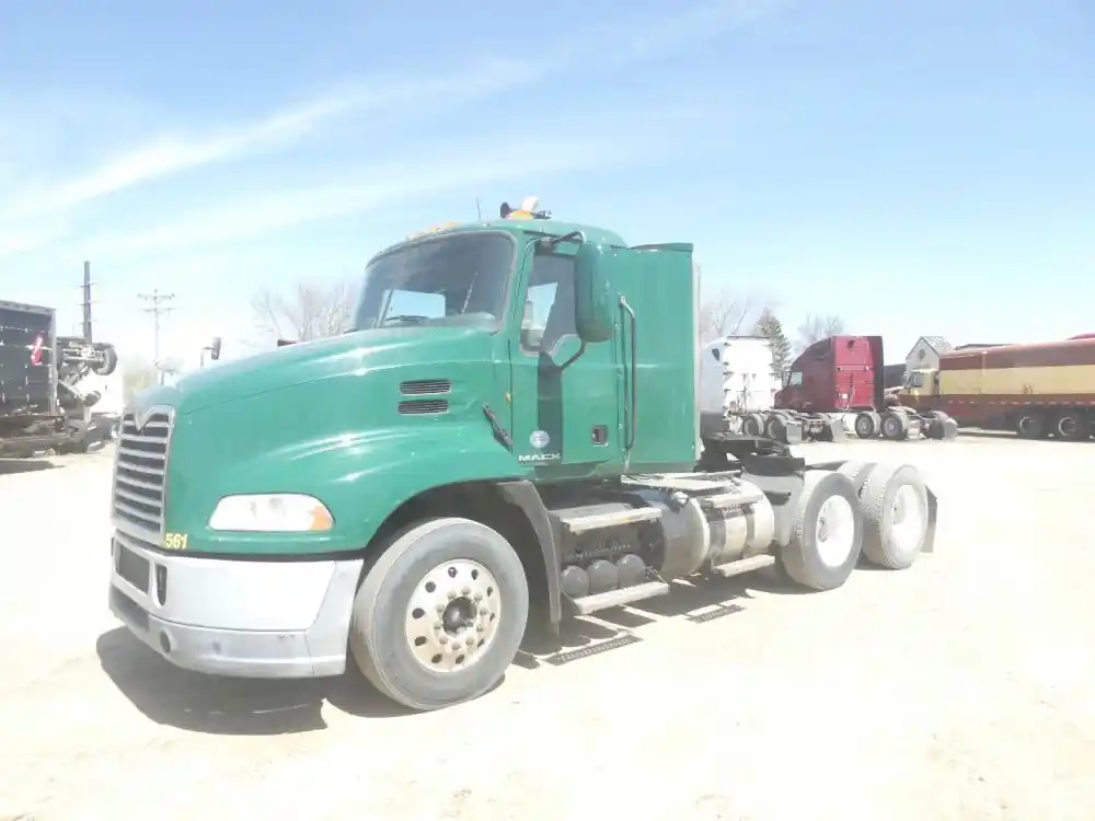 Mack  CXU613