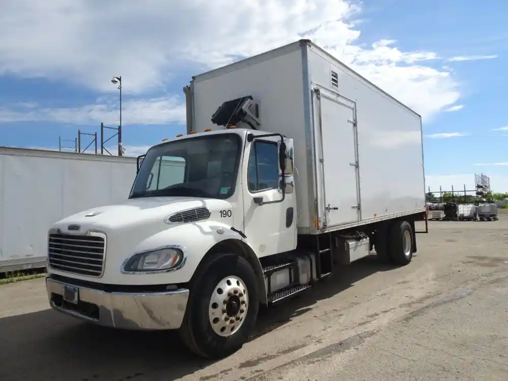 Freightliner  M2 106