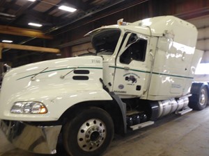 Salvage 2018 Mack CXU613 - 9554