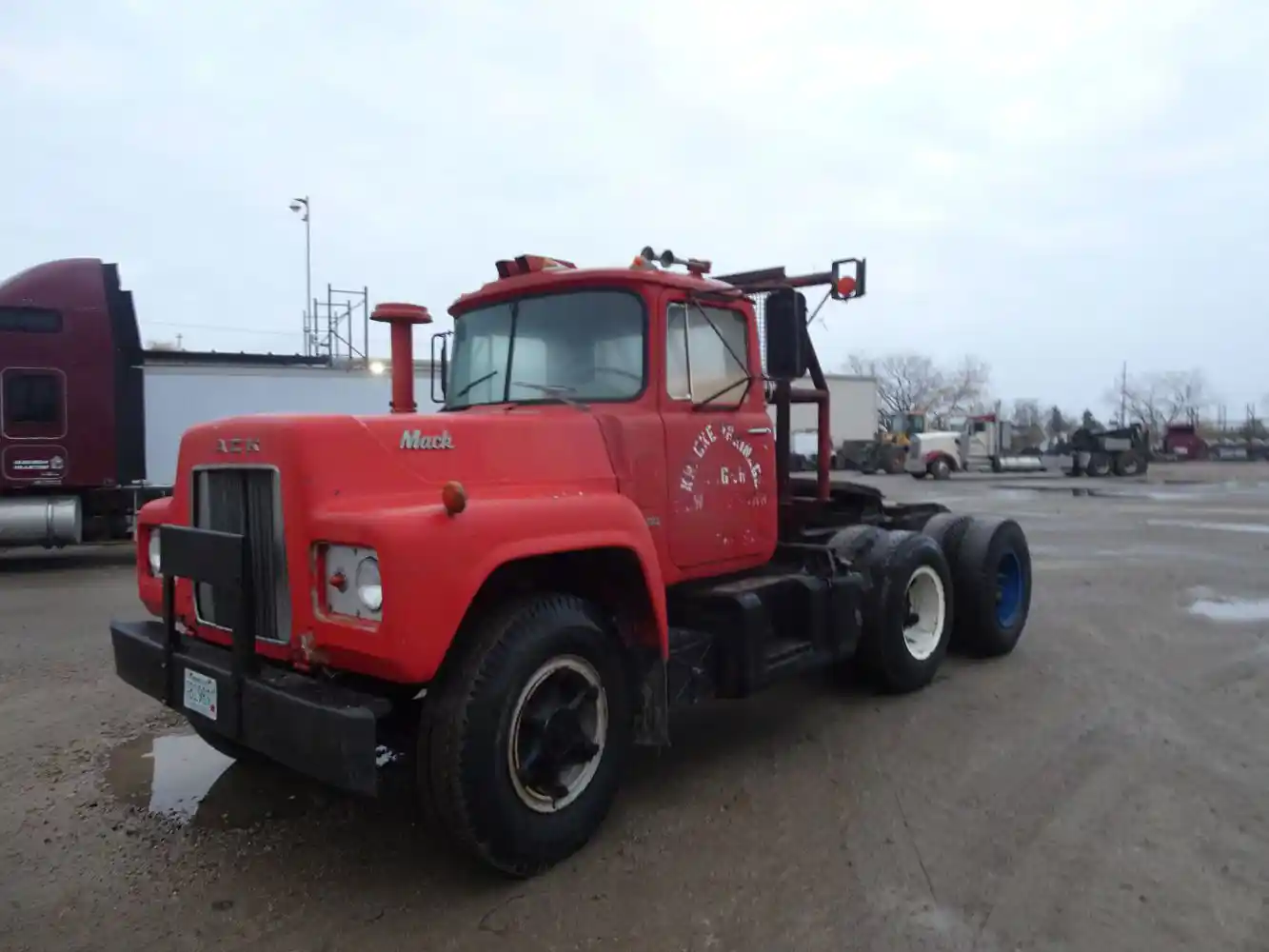 Mack  R690T